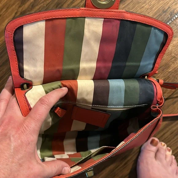 Coach leather purse. Very good used condition! - Picture 4 of 8